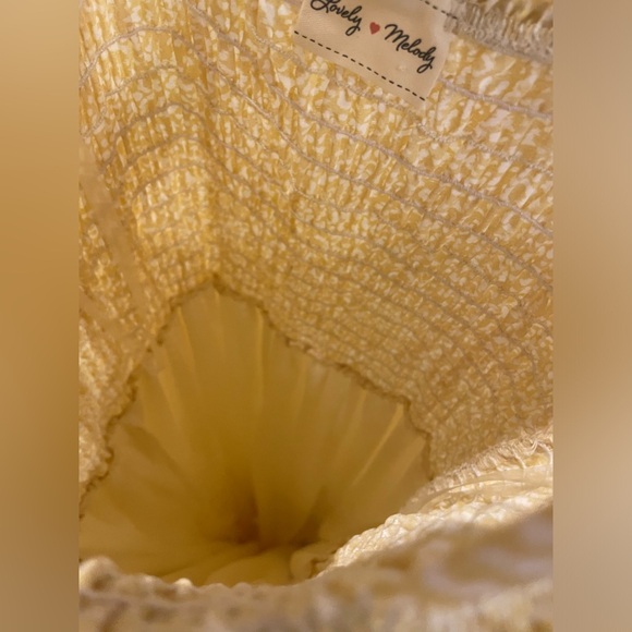 yellow and white spotted dress - Picture 5 of 9